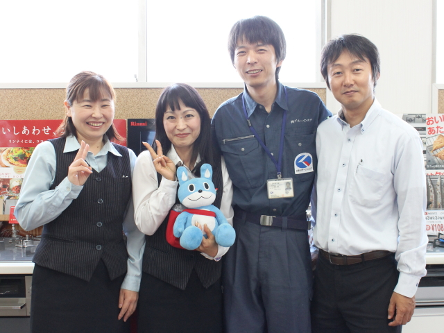 京葉ガスサービスショップのガス器具取付スタッフ