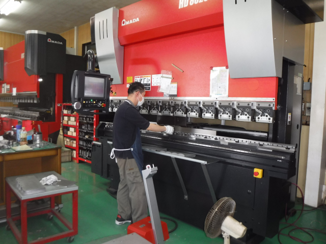 板金加工スタッフ