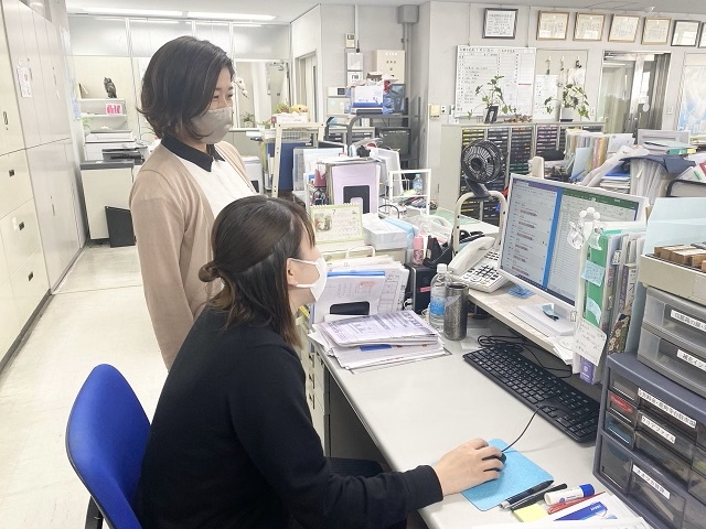 事務スタッフ