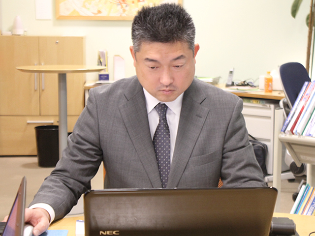 法人営業スタッフ