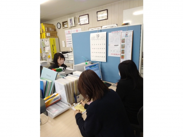 事務スタッフ