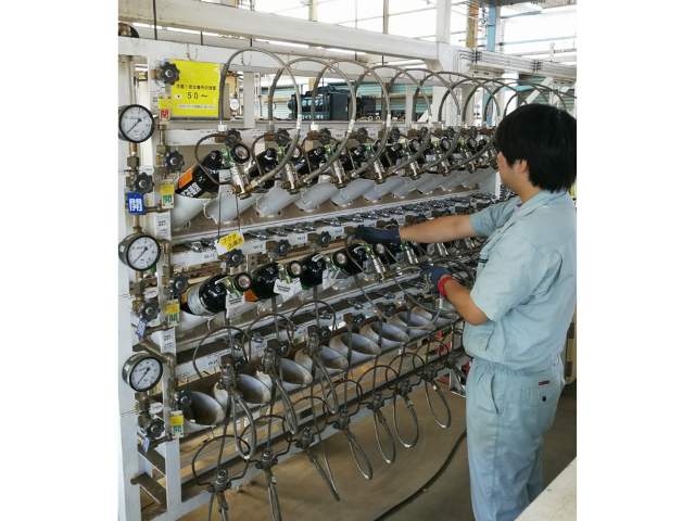 高圧ガスの製造スタッフ