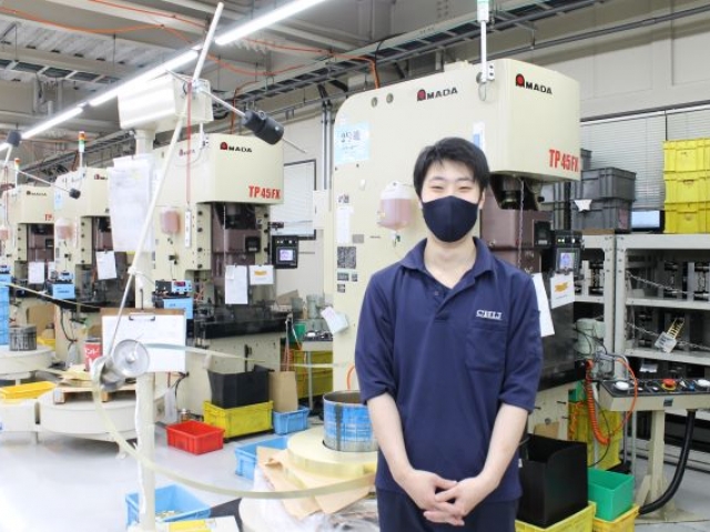 製造スタッフ（プレス、成形）