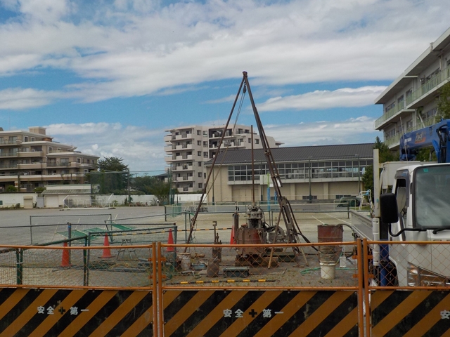 地質調査スタッフ（ボーリング作業員）
