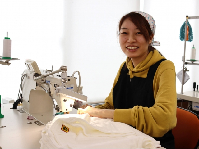 アパレル製品の縫製スタッフ