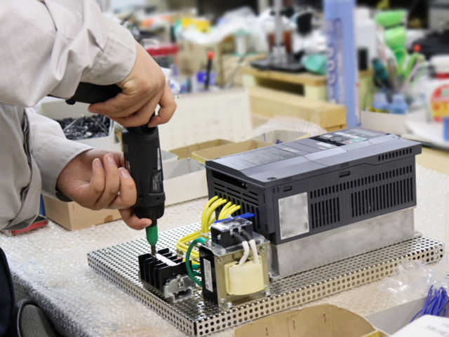 工業用教育機器の組立・設計