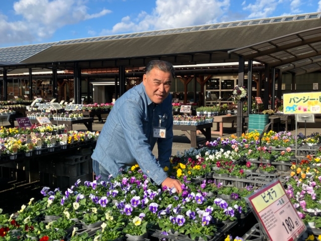花苗の仕入れ・販売スタッフ
