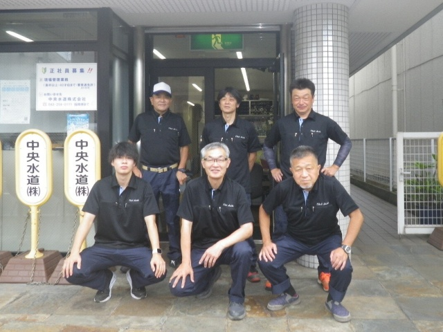 配管の設置・修理スタッフ