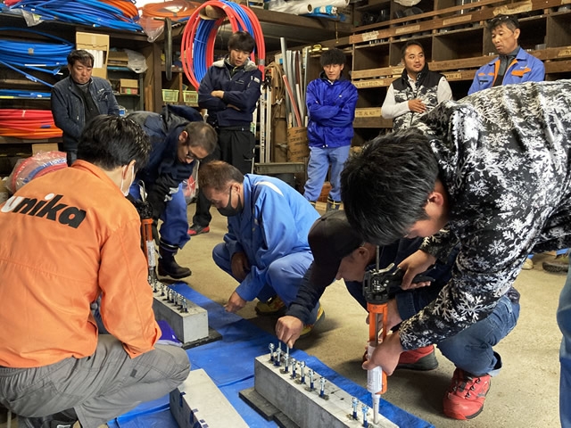 住宅設備工事スタッフ