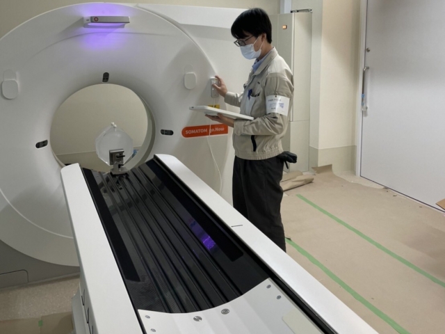 医療用精密機器のサービスエンジニア