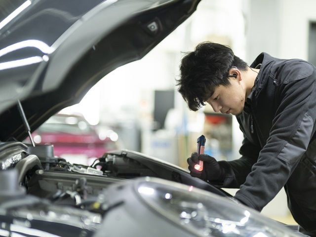 輸入車正規ディーラーでの自動車整備士