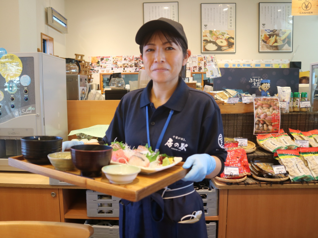 房の駅直営『さかな食堂』のキッチン・ホールスタッフ