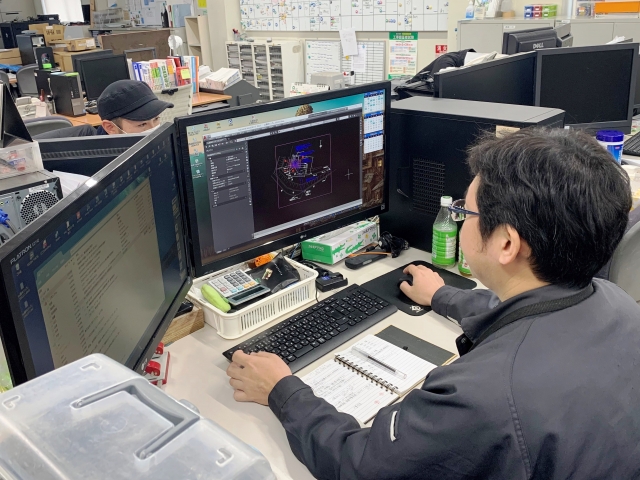 CADによる設計スタッフ