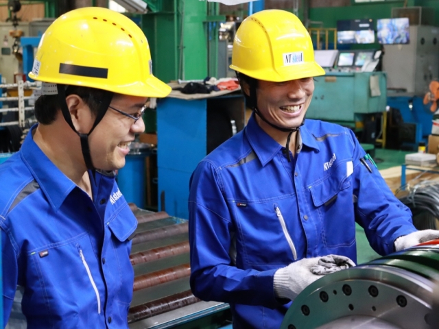 鋼材加工の機械オペレーター