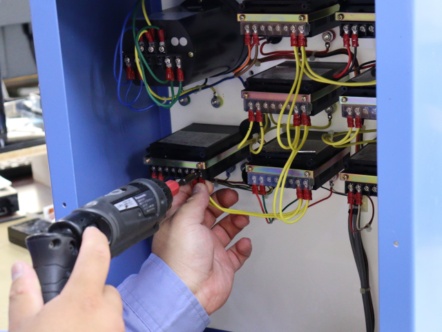 工業用教育機器の組立・設計