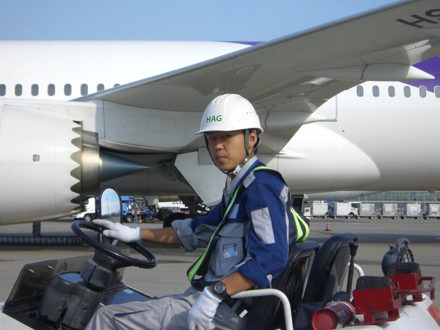 グランドハンドリングスタッフ