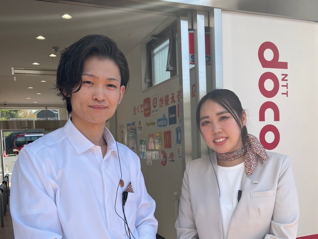 ドコモショップの接客販売スタッフ