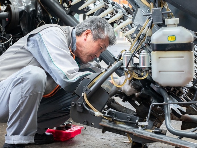 農業機械の整備士