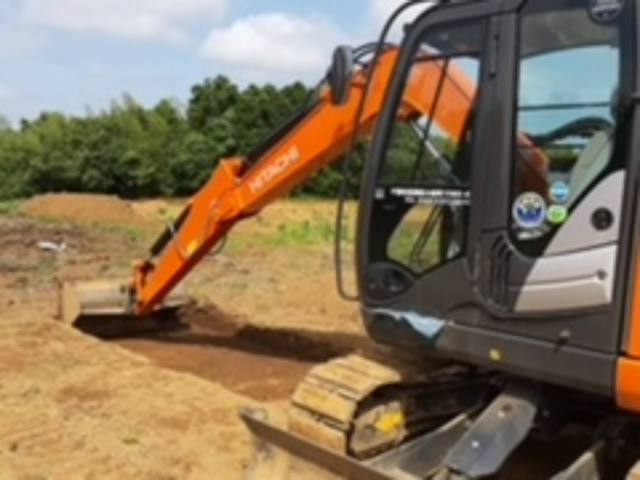 遺跡発掘現場等の重機オペレーター