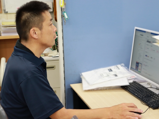 ガスメーターの検針・点検スタッフ