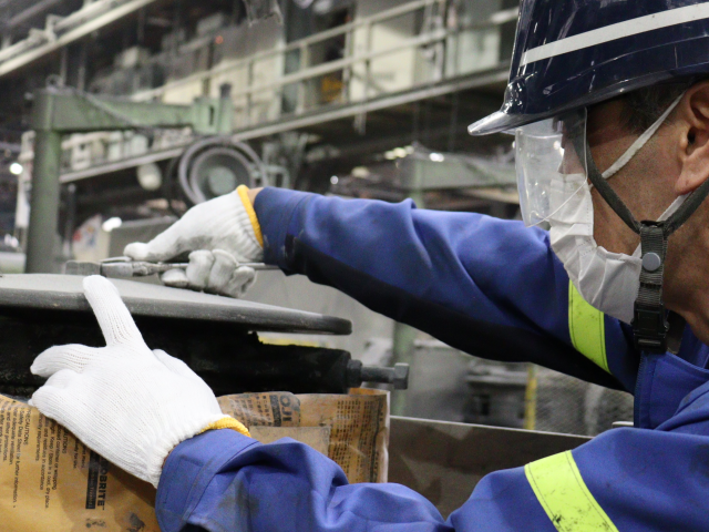 製造設備の点検・メンテナンススタッフ