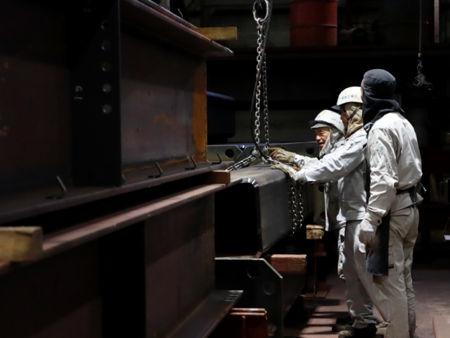 鉄骨の製造補助スタッフ