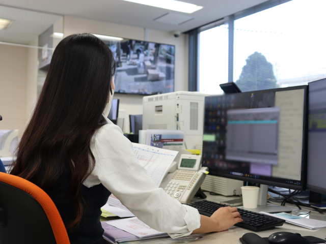 老舗企業の事務スタッフ（PC入力・電話対応など）
