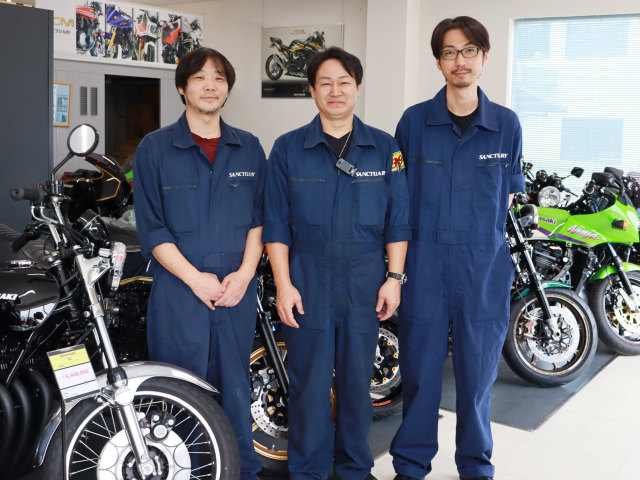 バイク部品の組立スタッフ